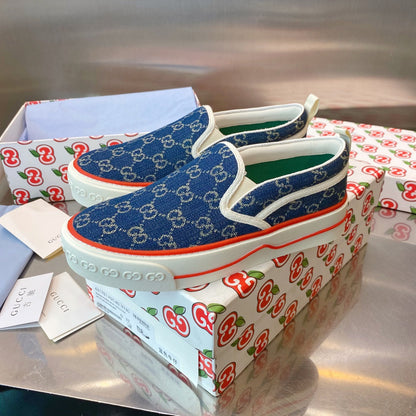 G u c c I slip ons