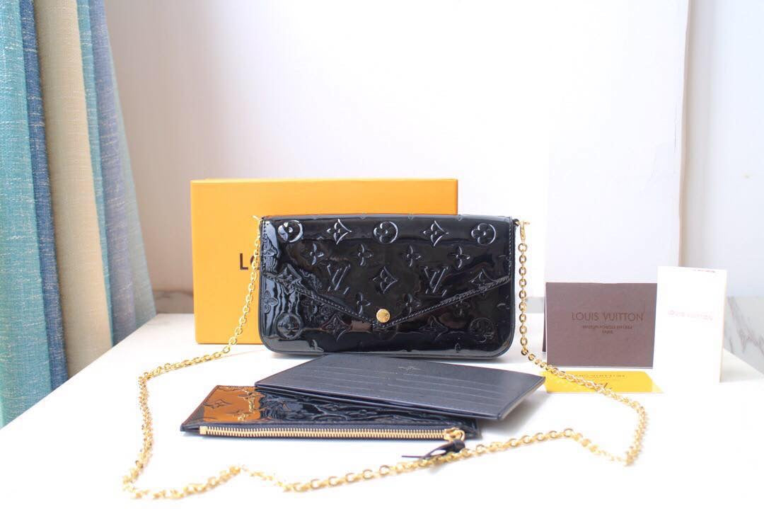 Lv pouch black