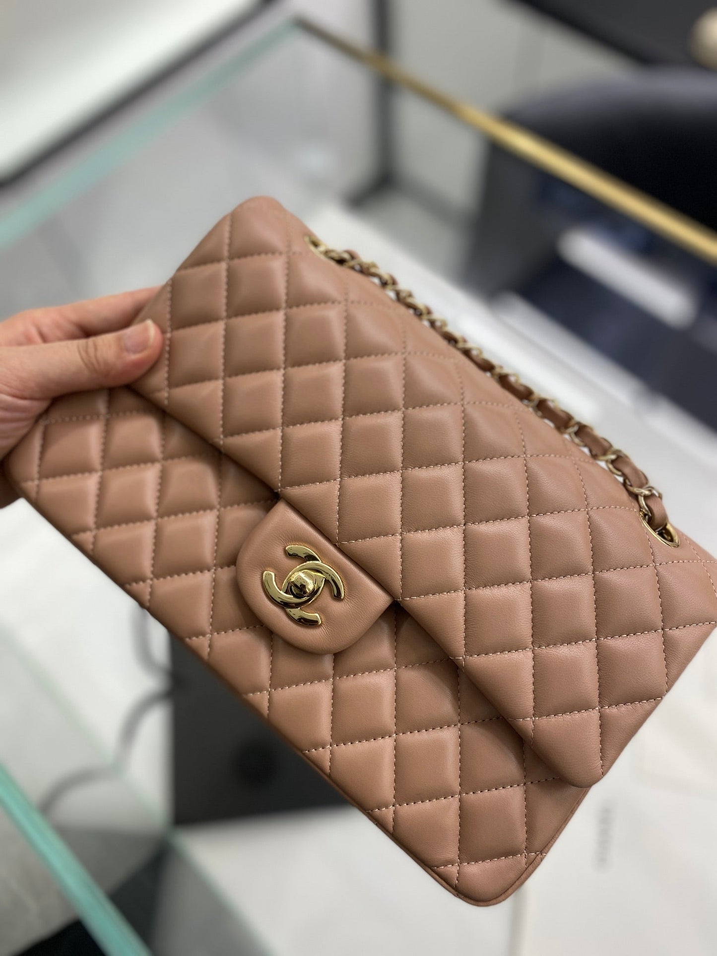 C h a n e l brown 25cm