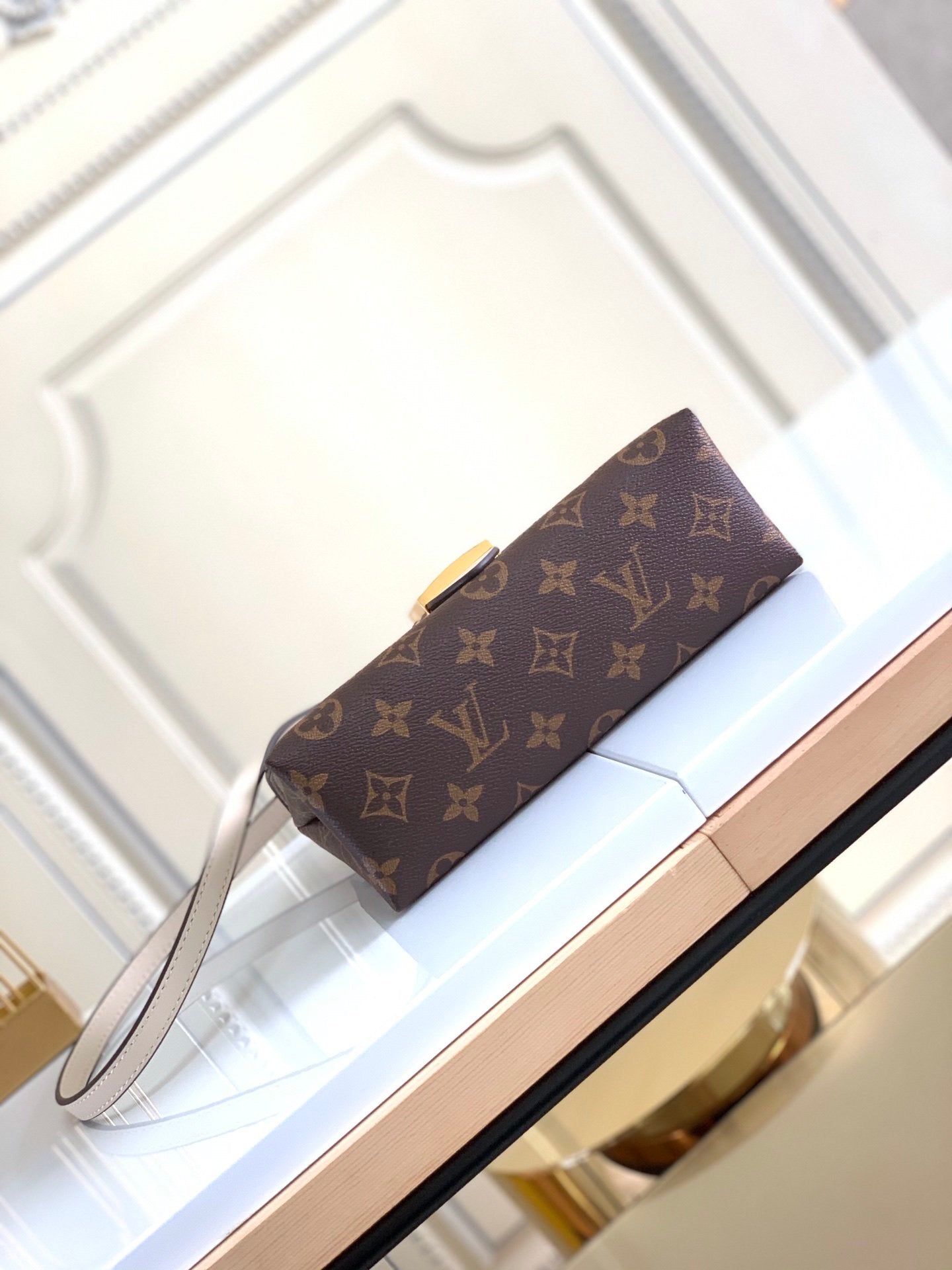 Lv lock