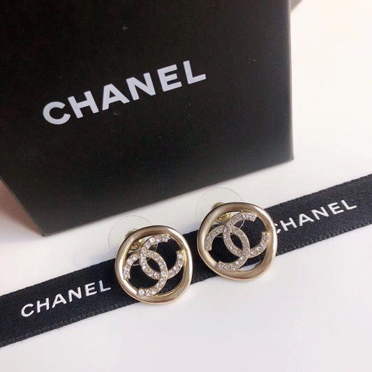 Fashion circle earrings