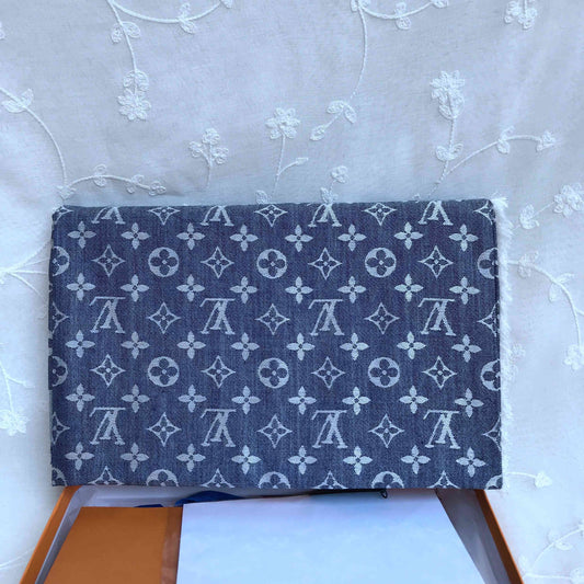 Lv scarf 2