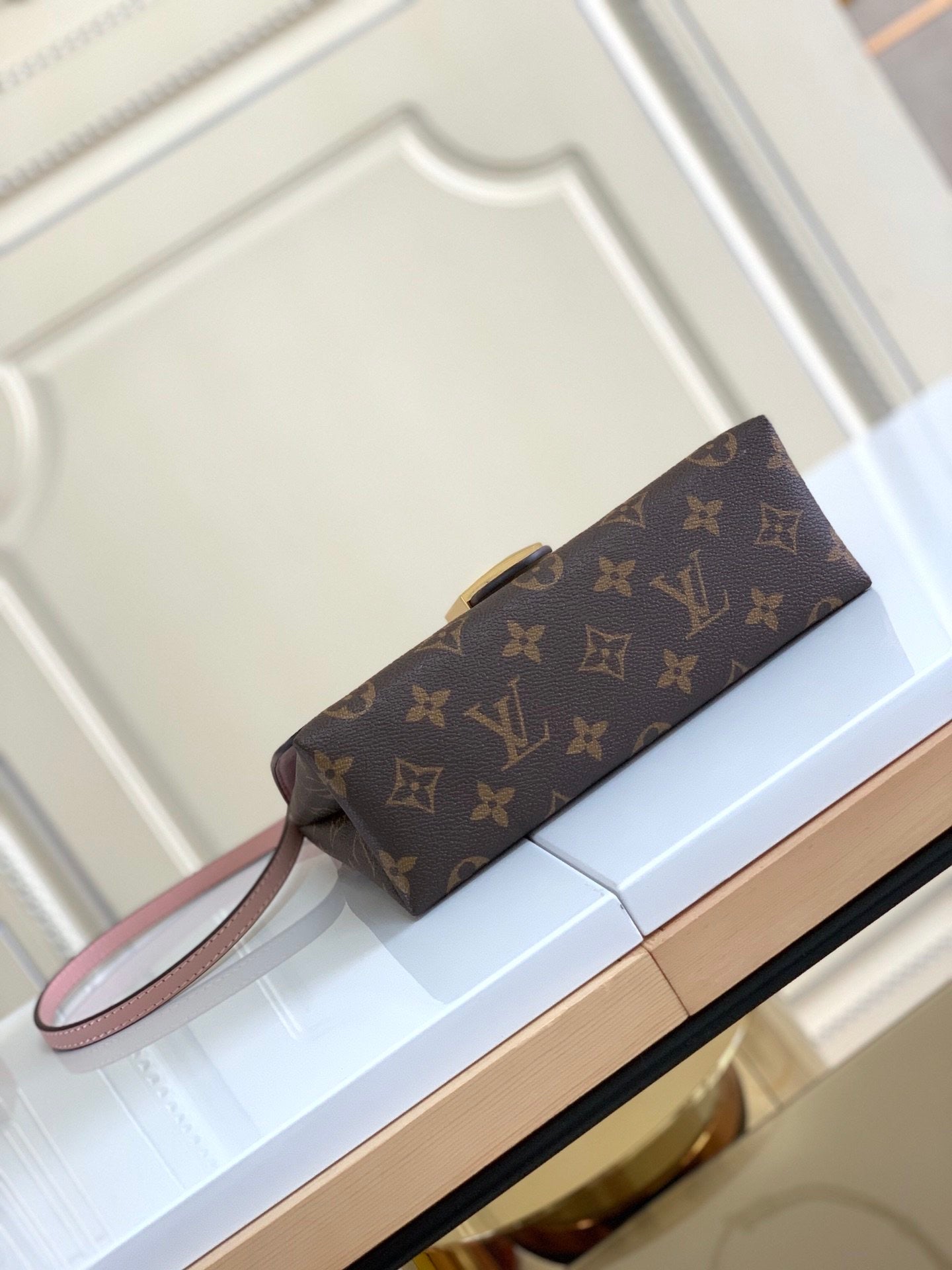 Lv lock pink