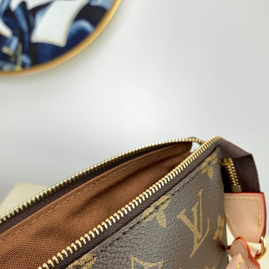 Lv new pouch