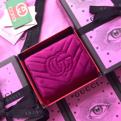 G u c c i wallet