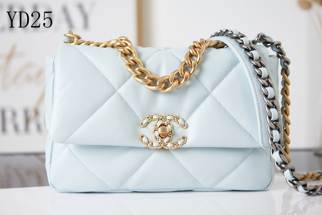 C h a n e l blue