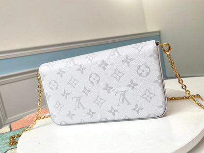 Lv pochette white