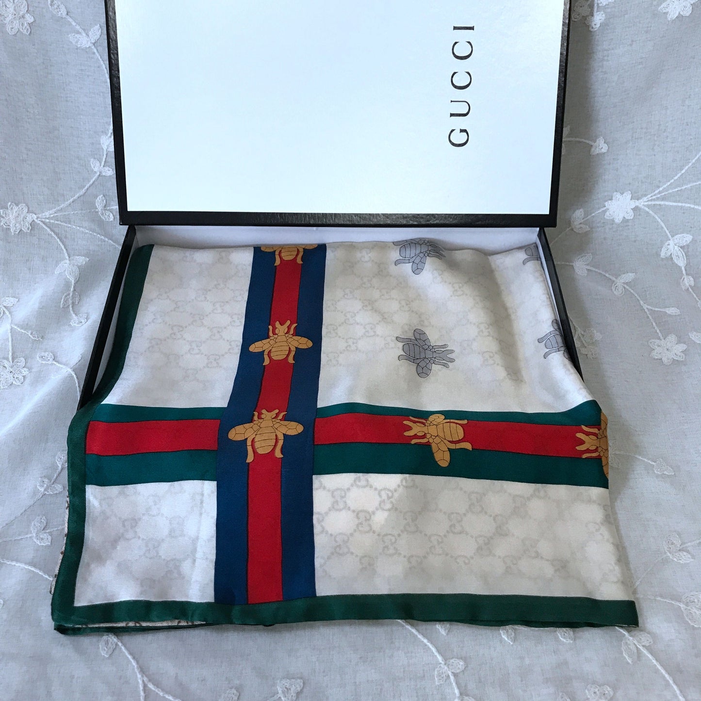 Cassic G scarf