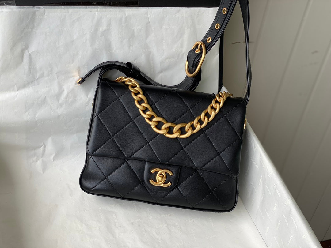C h a n e l black 𝐒𝐢𝐳𝐞:𝟐𝟒/𝟔.𝟓/𝟏𝟖𝐜𝐦