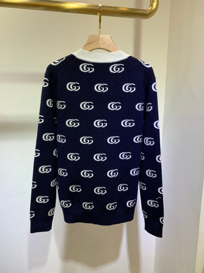 Knitted cardigan sweater
