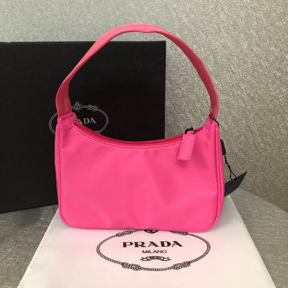 P r a d a nylo pink