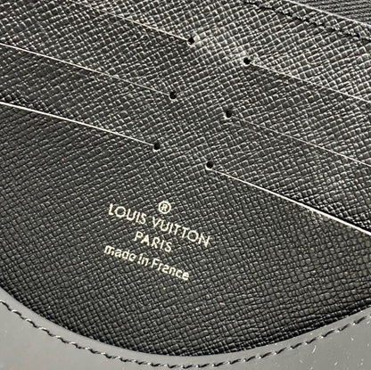 Lv new pouch