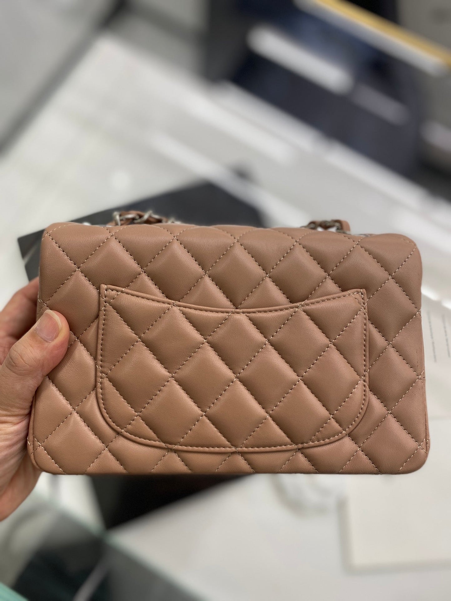 C h a n e l brown 25cm