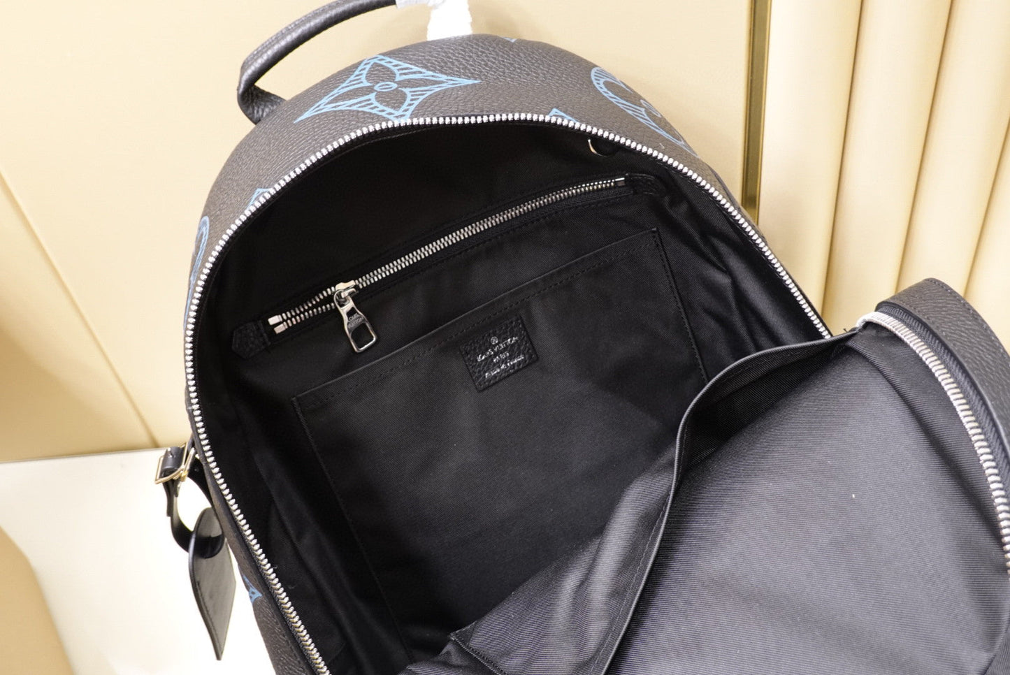 L v backpack