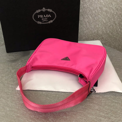 P r a d a nylo pink