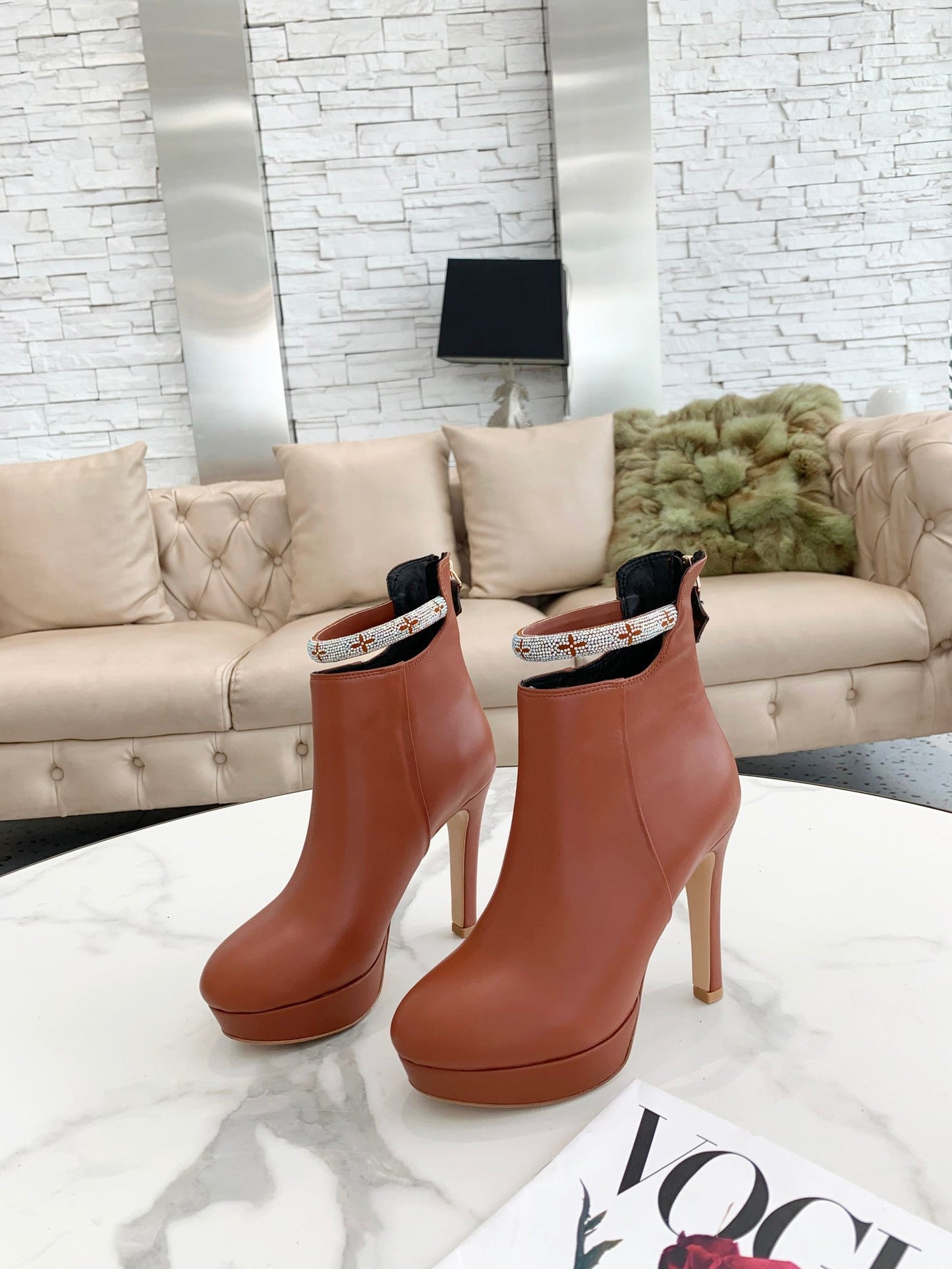 L v boots 2021