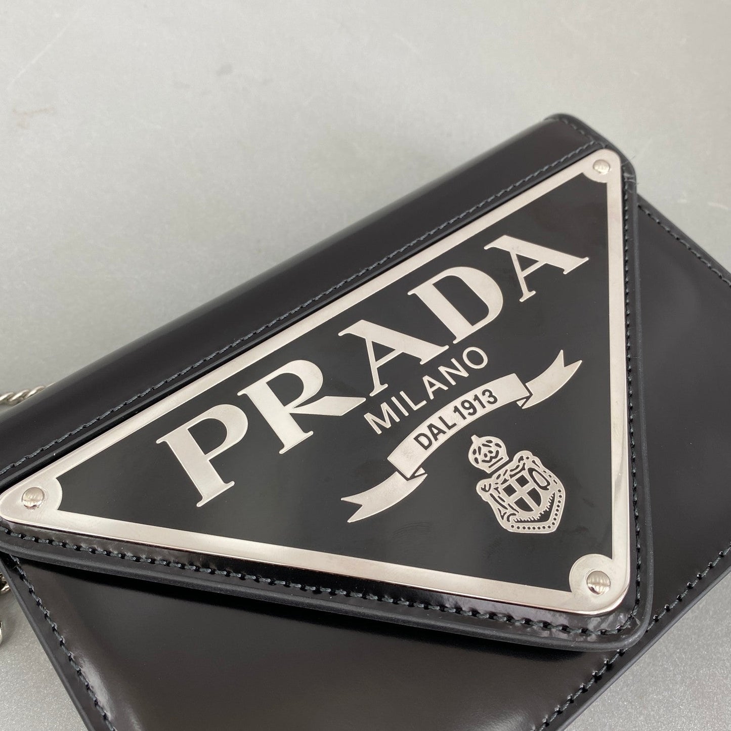 P r a d a night