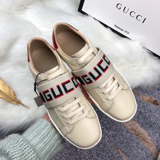 Casual fashion shoes