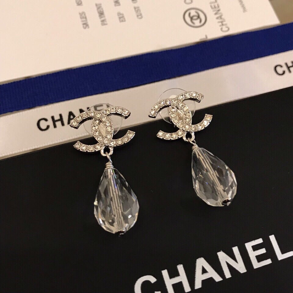 Expenditures crystal earrings