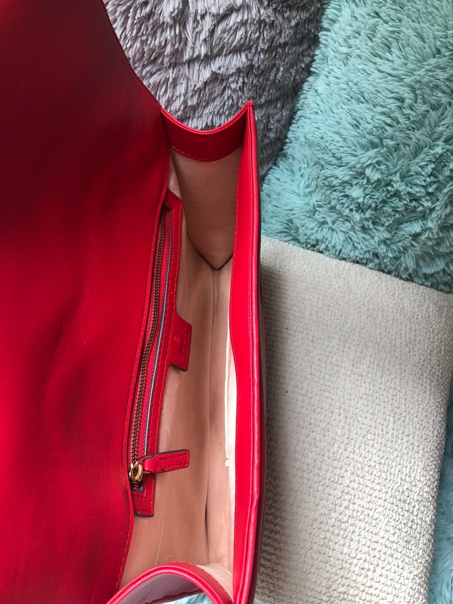 Clutch handbag