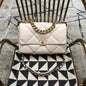 C h a n e l beige 20  30 10(cm)