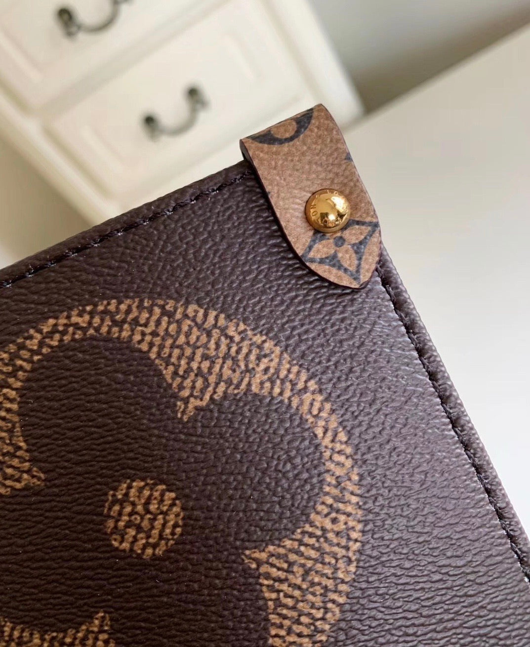 Lv tote