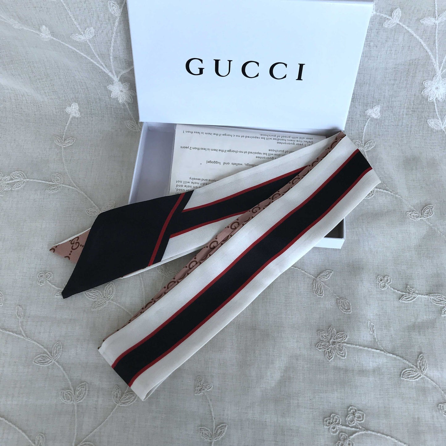 G u c c i scarf