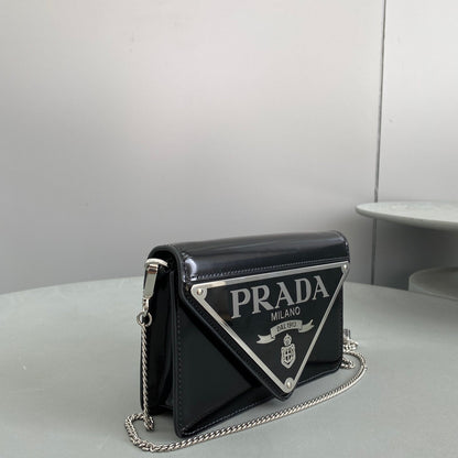 P r a d a night