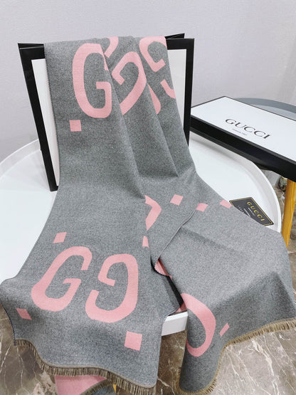 G u c c i scarf